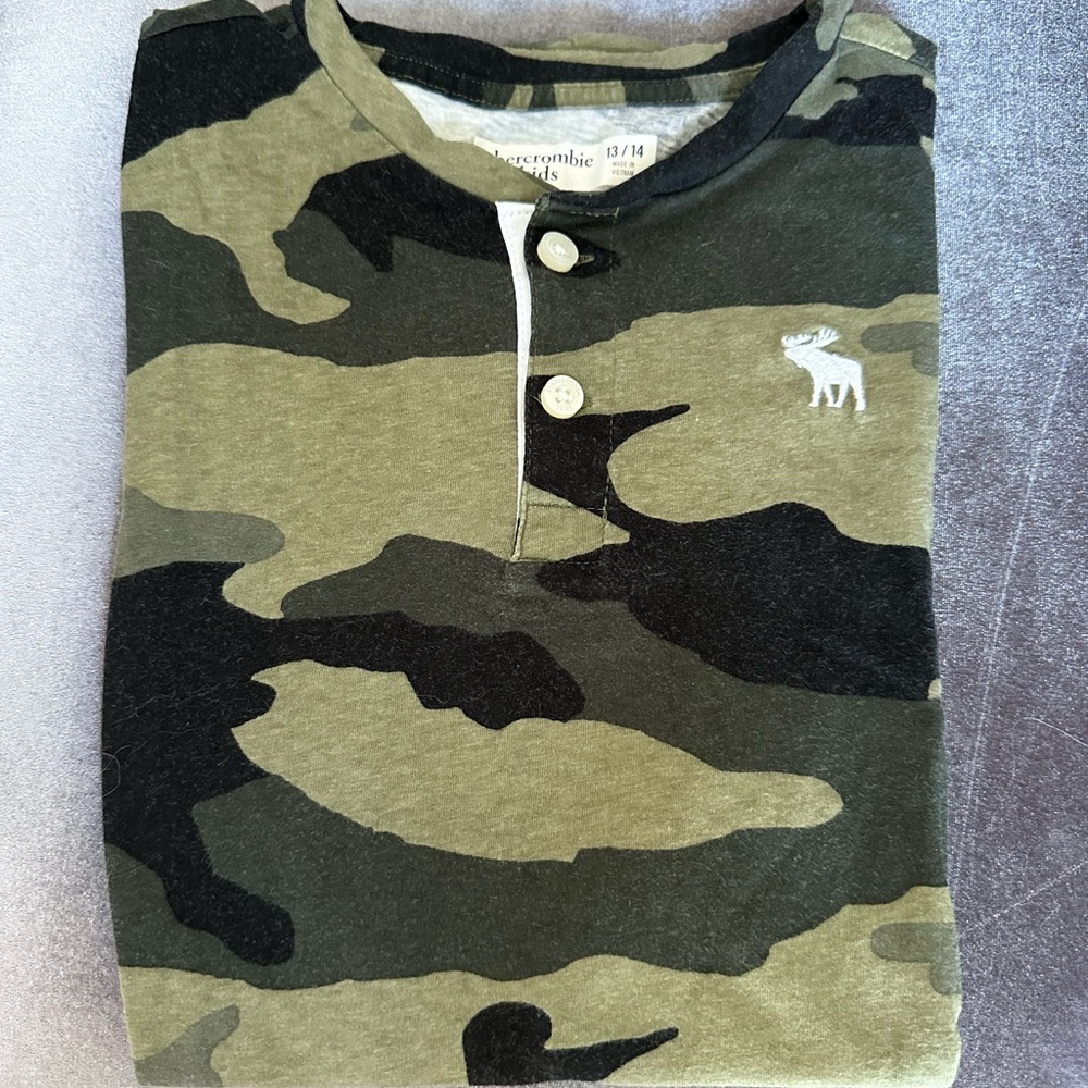 Abercrombie Kids T-Shirt - New